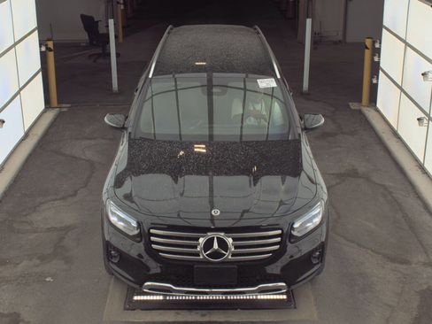 Used 2025 Mercedes-Benz GLB 250 image 2