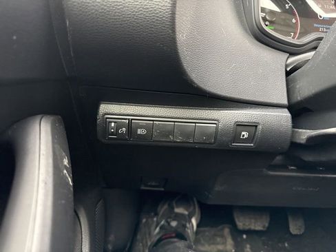 Used 2025 Toyota Corolla LE w/ LE Premium Package image 21