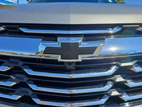 New 2025 Chevrolet Equinox LT image 32