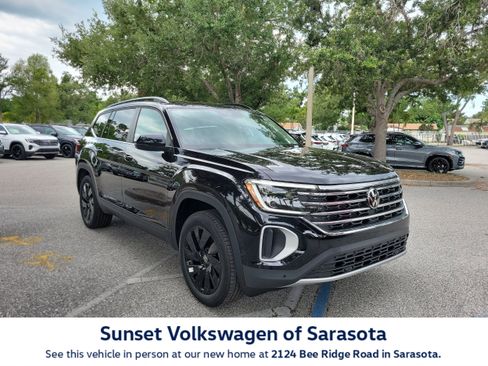 New 2026 Volkswagen Atlas SE FWD image 1