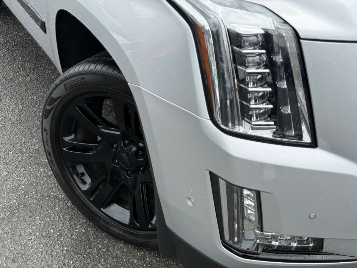 Used 2019 Cadillac Escalade ESV Premium Luxury AWD/4WD image 3