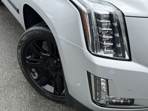 Used 2019 Cadillac Escalade ESV Premium Luxury AWD/4WD image 3