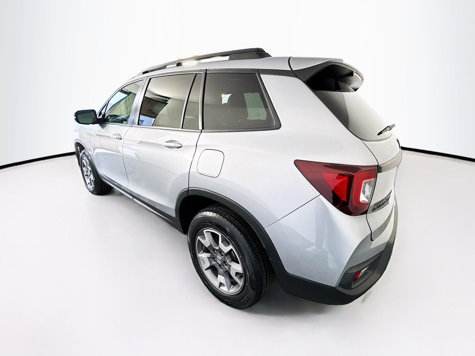 Used 2023 Honda Passport TrailSport image 7