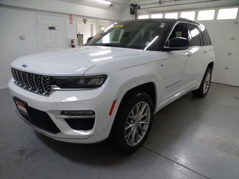 Certified 2023 Jeep Grand Cherokee Summit AWD/4WD image 20