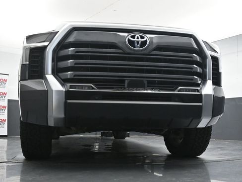 Used 2024 Toyota Tundra Limited AWD/4WD image 36
