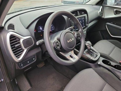 Used 2022 Kia Soul LX image 18