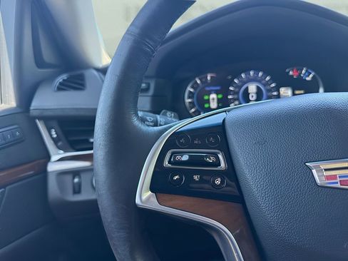 Used 2018 Cadillac Escalade Premium Luxury AWD/4WD image 19