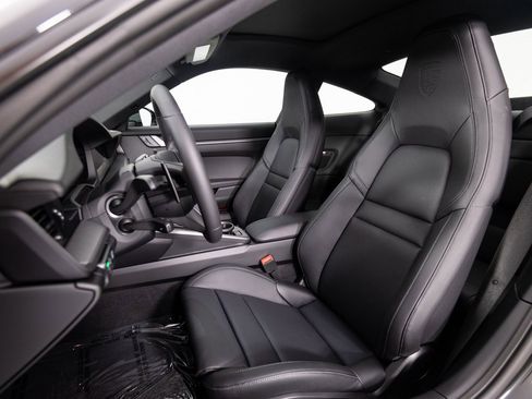 Certified 2025 Porsche 911 Carrera image 25