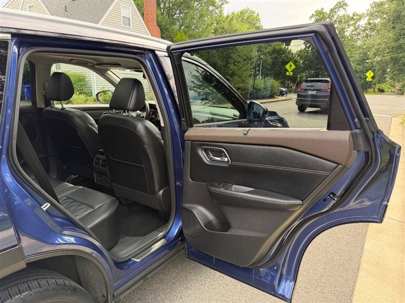 Used 2023 Nissan Rogue Platinum w/ Platinum Premium Package AWD/4WD image 21