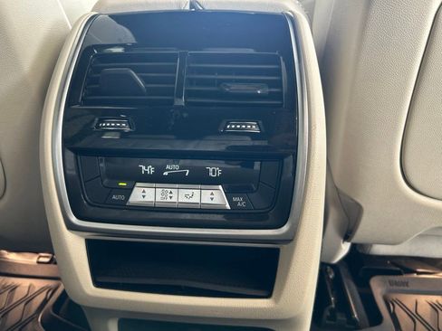 Used 2022 BMW X5 sDrive40i w/ M Sport Package RWD image 30