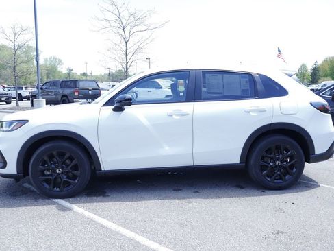 Used 2024 Honda HR-V Sport image 2