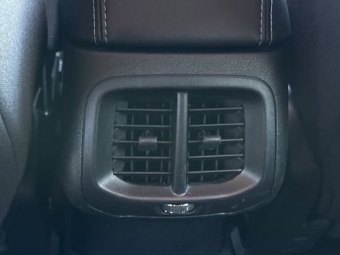 Used 2020 Jeep Cherokee Latitude image 16