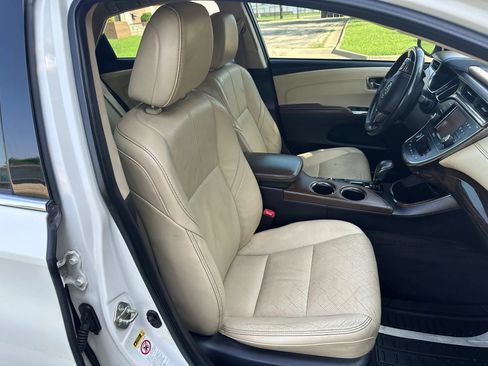 Used 2014 Toyota Avalon Limited FWD image 12
