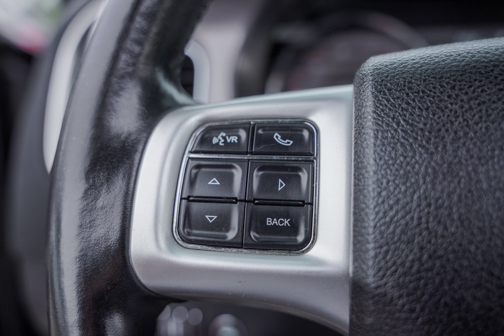 Used 2011 Dodge Charger R/T RWD image 18