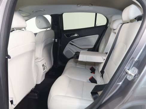 Used 2015 Mercedes-Benz GLA 250 4MATIC image 41