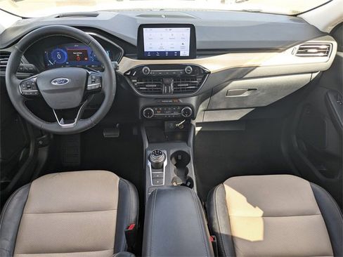 Certified 2022 Ford Escape Titanium w/ Titanium Elite Package image 16