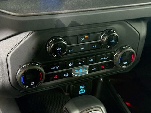 Used 2025 Ford Bronco Big Bend image 16