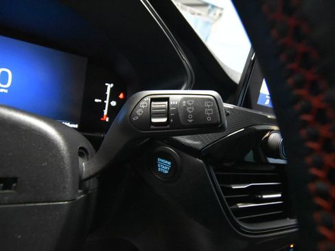 Used 2025 Ford Escape ST-Line w/ Cold Weather Package AWD/4WD image 14