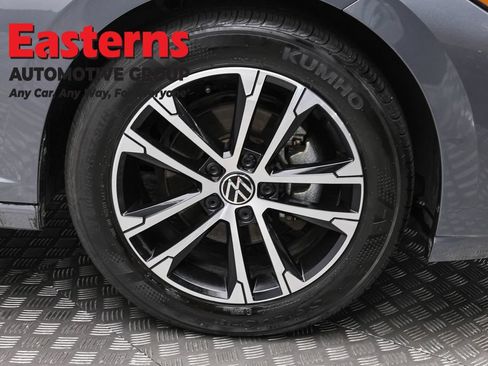 Used 2025 Volkswagen Jetta Sport FWD image 30