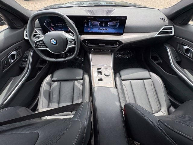 Used 2025 BMW 330i xDrive Sedan AWD/4WD image 20