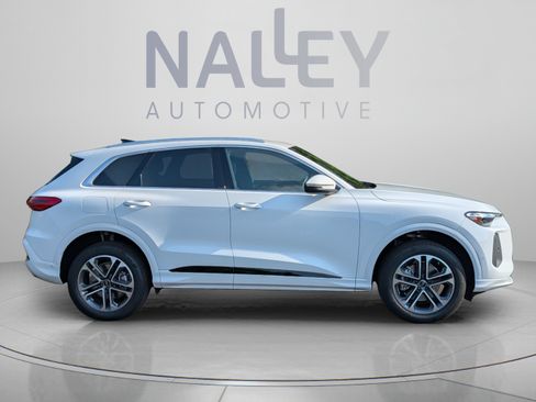 Certified 2025 Audi Q5 Premium w/ Convenience Package AWD/4WD image 6