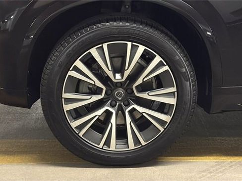 Used 2021 Volvo XC90 T5 Momentum w/ Advanced Package image 7
