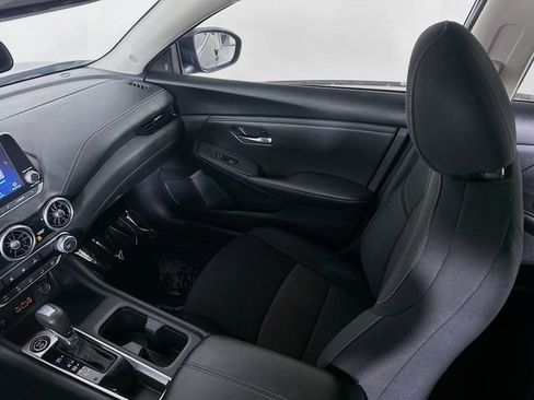 Certified 2025 Nissan Sentra SV FWD image 22