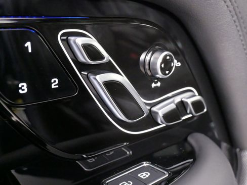 Used 2022 Land Rover Range Rover P525 Westminster Edition image 27