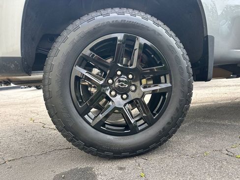 Used 2024 Chevrolet Silverado 1500 Custom Trail Boss w/ LPO, Dark Essentials Package AWD/4WD image 18