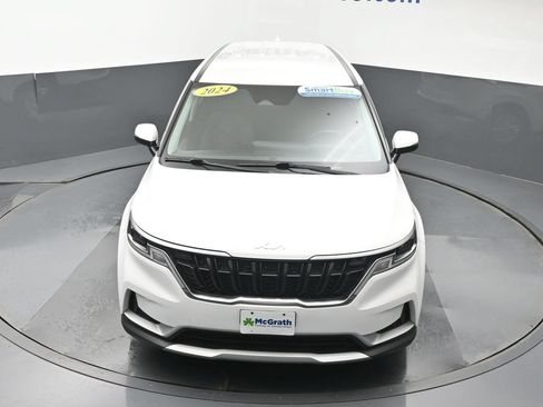 Used 2024 Kia Carnival LX FWD image 31
