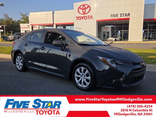 Used 2025 Toyota Corolla LE FWD image 1