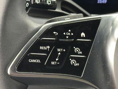 Certified 2025 Mercedes-Benz GLC 300 4MATIC image 27