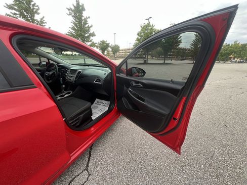 Used 2016 Chevrolet Cruze LS FWD image 10