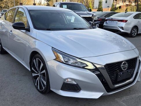 Used 2019 Nissan Altima 2.5 SR FWD image 3