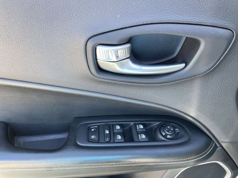 Used 2018 Jeep Compass Sport AWD/4WD image 22