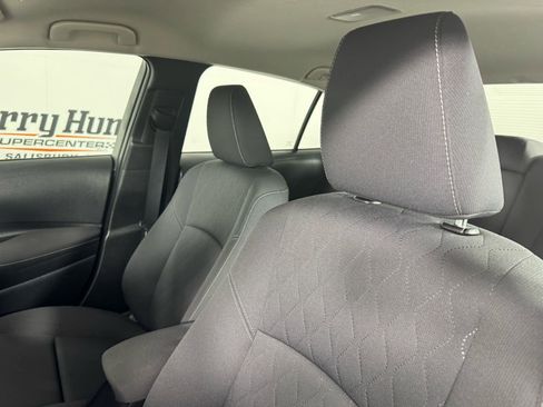 Used 2025 Toyota Corolla LE image 11