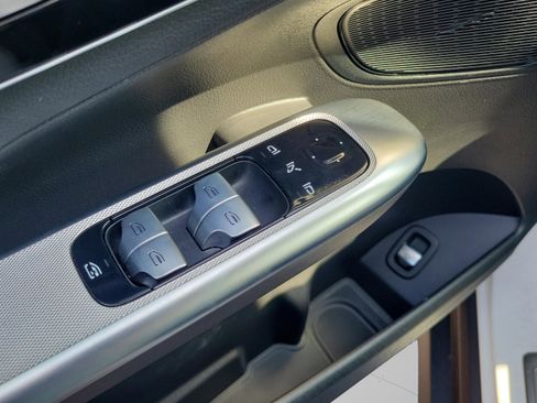 Certified 2025 Mercedes-Benz GLC 300 image 28