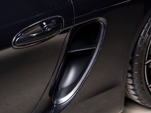 Used 2016 Porsche Cayman image 30