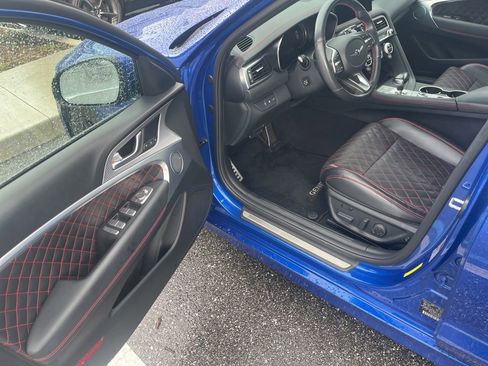 Used 2022 Genesis G70 3.3T RWD image 5