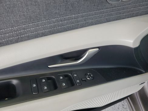 Used 2022 Hyundai Elantra Limited FWD image 15