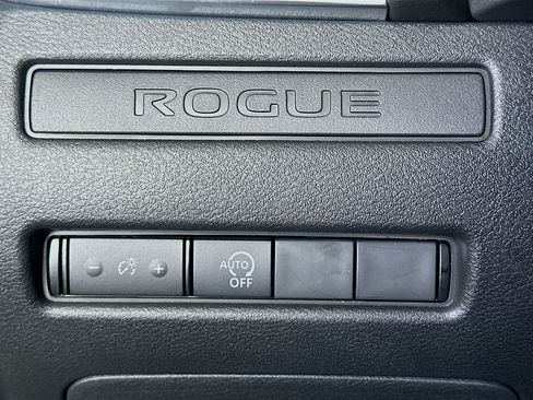 Used 2023 Nissan Rogue S FWD image 17