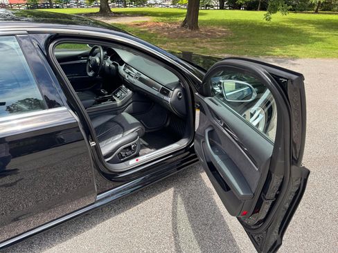 Used 2017 Audi S8 Plus AWD/4WD image 36