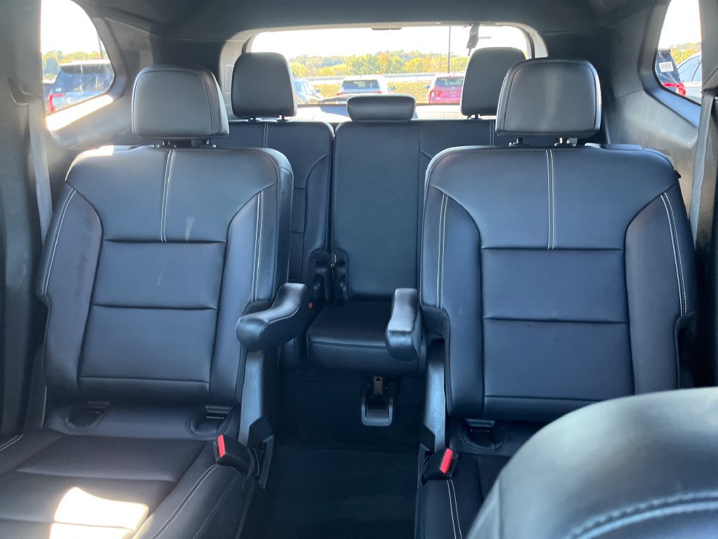 Used 2026 GMC Acadia Elevation w/ Elevation Premium Package FWD image 13