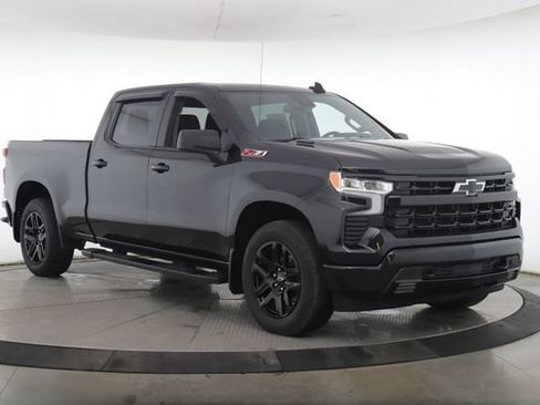 Used 2024 Chevrolet Silverado 1500 RST w/ Z71 Off-Road Package AWD/4WD image 2