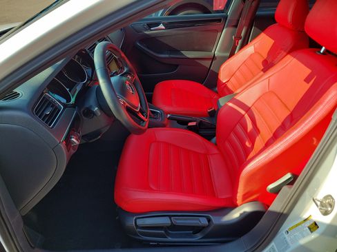 Used 2015 Volkswagen Jetta Sport FWD image 20