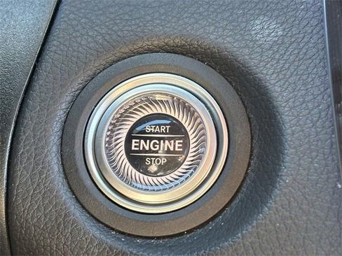 Used 2022 Mercedes-Benz GLC 300 w/ Premium Package Lite image 32