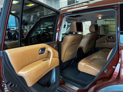 Used 2017 Nissan Armada Platinum w/ Interior Lighting Package RWD image 27