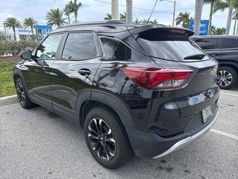 Used 2023 Chevrolet TrailBlazer LT image 2