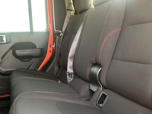 Used 2023 Jeep Gladiator Rubicon w/ Cold Weather Group AWD/4WD image 30