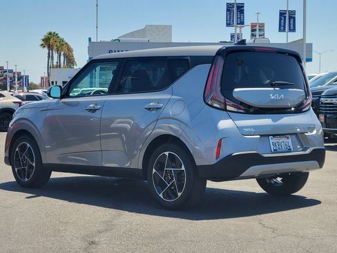 Used 2024 Kia Soul EX FWD image 2